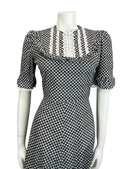 VTG 70S BLACK WHITE GINGHAM PRAIRIE COTTAGE RUFFLE CROCHET 1/2 SLEEVE DRESS 8