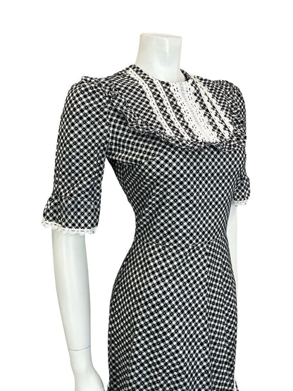 VTG 70S BLACK WHITE GINGHAM PRAIRIE COTTAGE RUFFLE CROCHET 1/2 SLEEVE DRESS 8