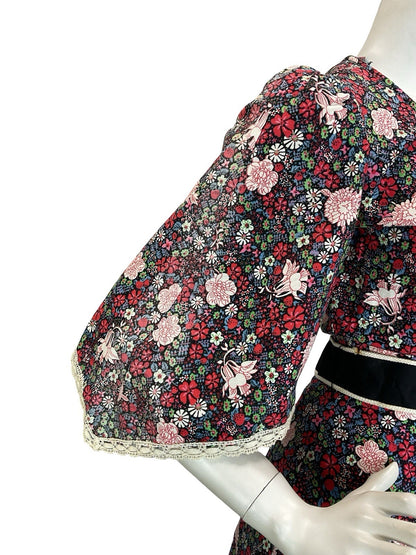 VTG 60S 70S BLACK RED BLUE WHITE FLORAL COTTAGE HANDKERCHIEF RUFFLE DRESS 4 6