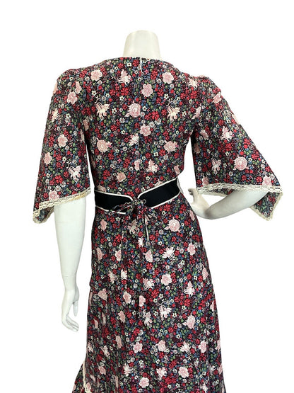 VTG 60S 70S BLACK RED BLUE WHITE FLORAL COTTAGE HANDKERCHIEF RUFFLE DRESS 4 6