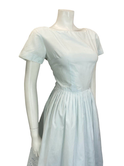 VTG 50s 60S PASTEL BLUE COTTON SQUARE NECK WHITE EMBROIDERED TEA DRESS8