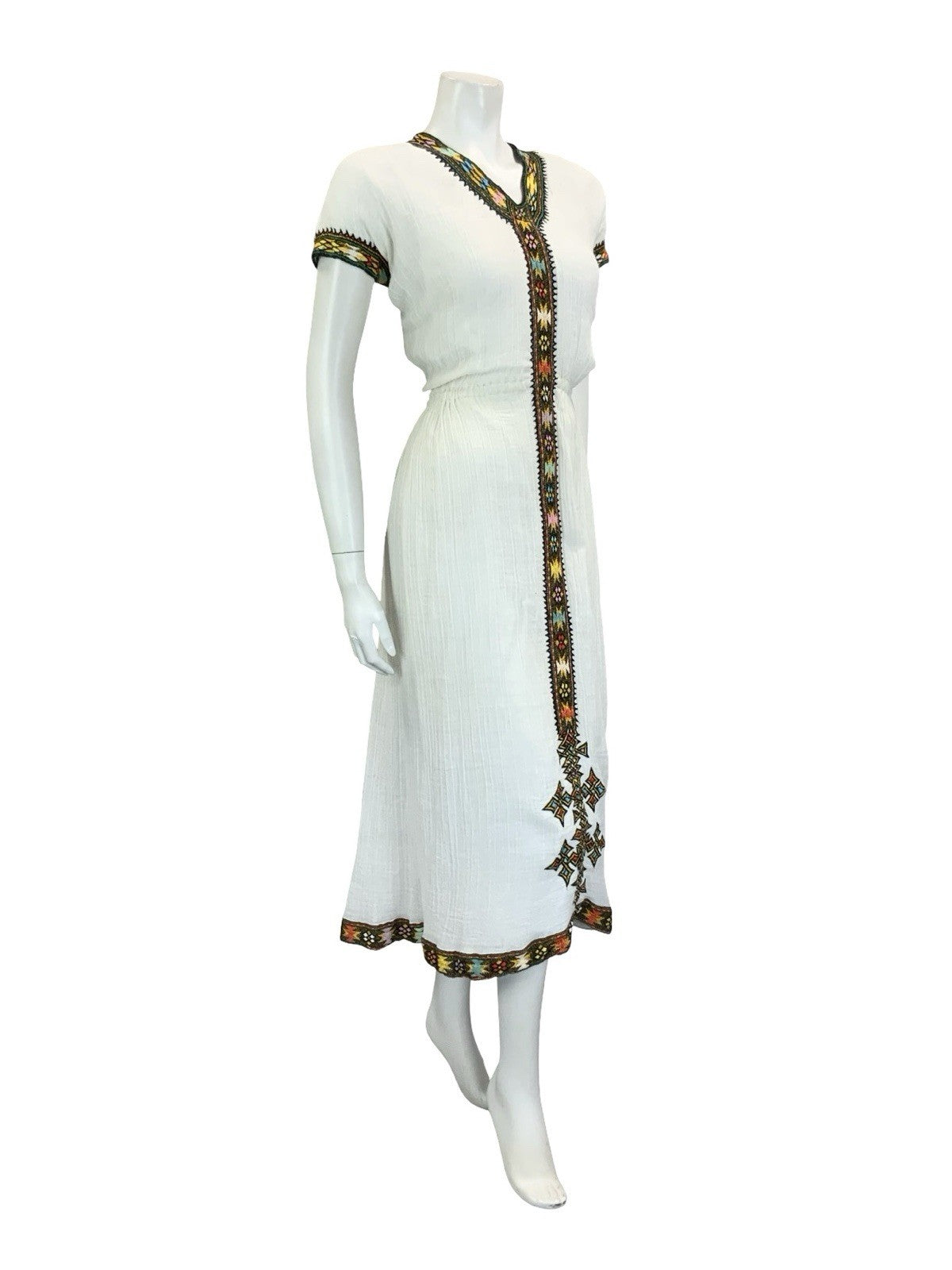 VTG 60S 70S WHITE BLACK GOLD MEDIEVAL FOLK TRADITIONAL EMBROIDERED DRESS 12 14 M