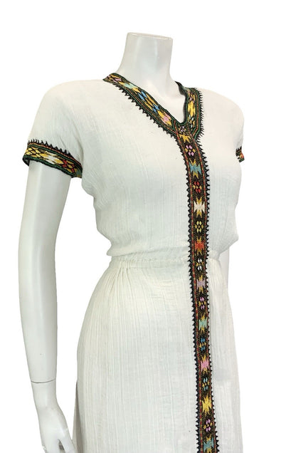 VTG 60S 70S WHITE BLACK GOLD MEDIEVAL FOLK TRADITIONAL EMBROIDERED DRESS 12 14 M