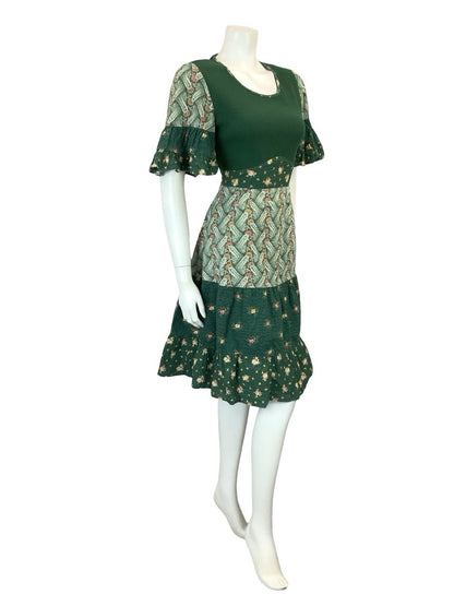 VTG 60S 70S GREEN PINK BEIGE FLORAL TIERED FLARE SLEEVE KNIT TIE WAIST DRESS 10