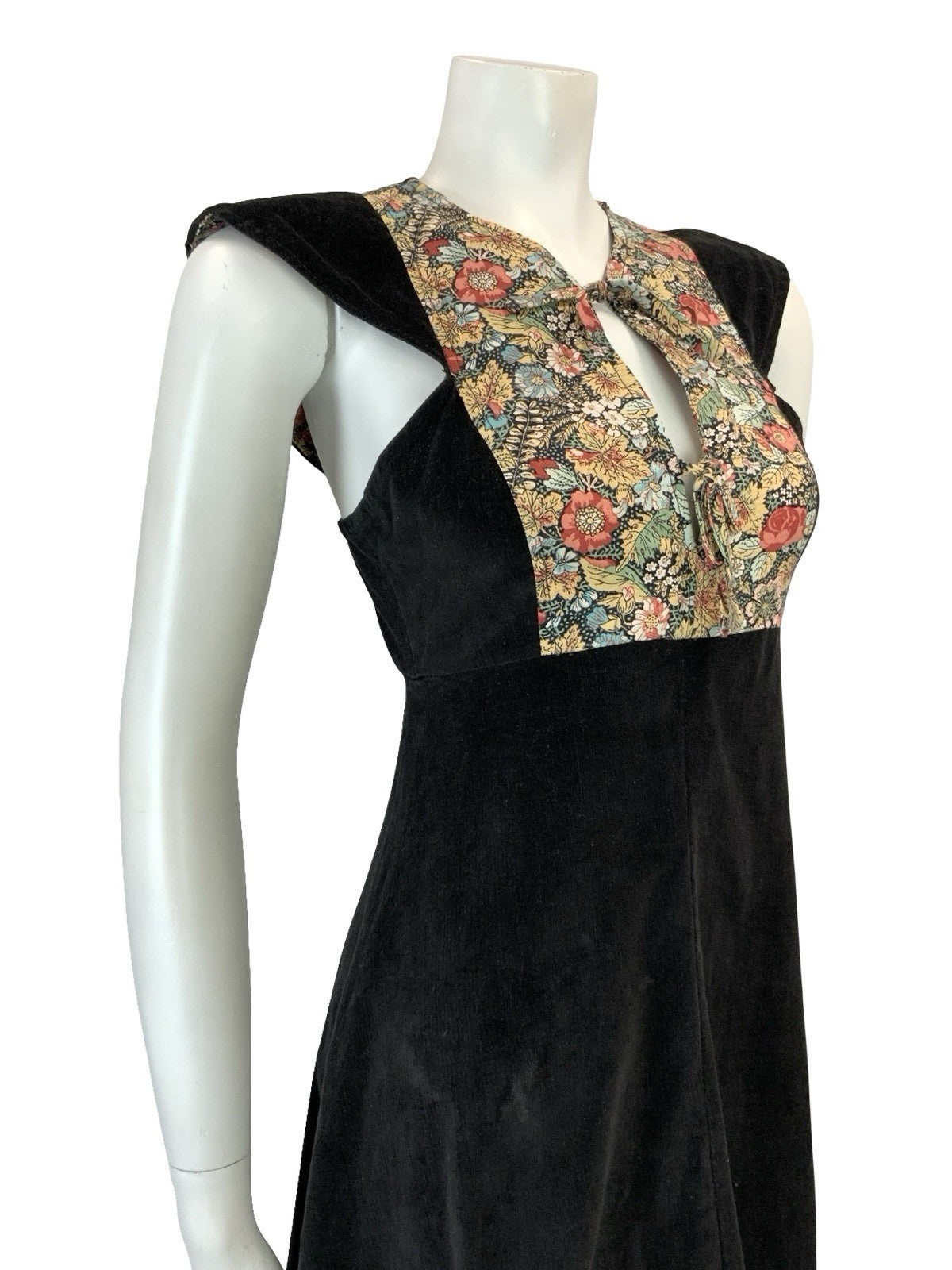 VTG 70S BLACK CORDUROY PINK BEIGE GREEN FLORAL BIB FOLK FLORAL EMPIRE DRESS XS 6