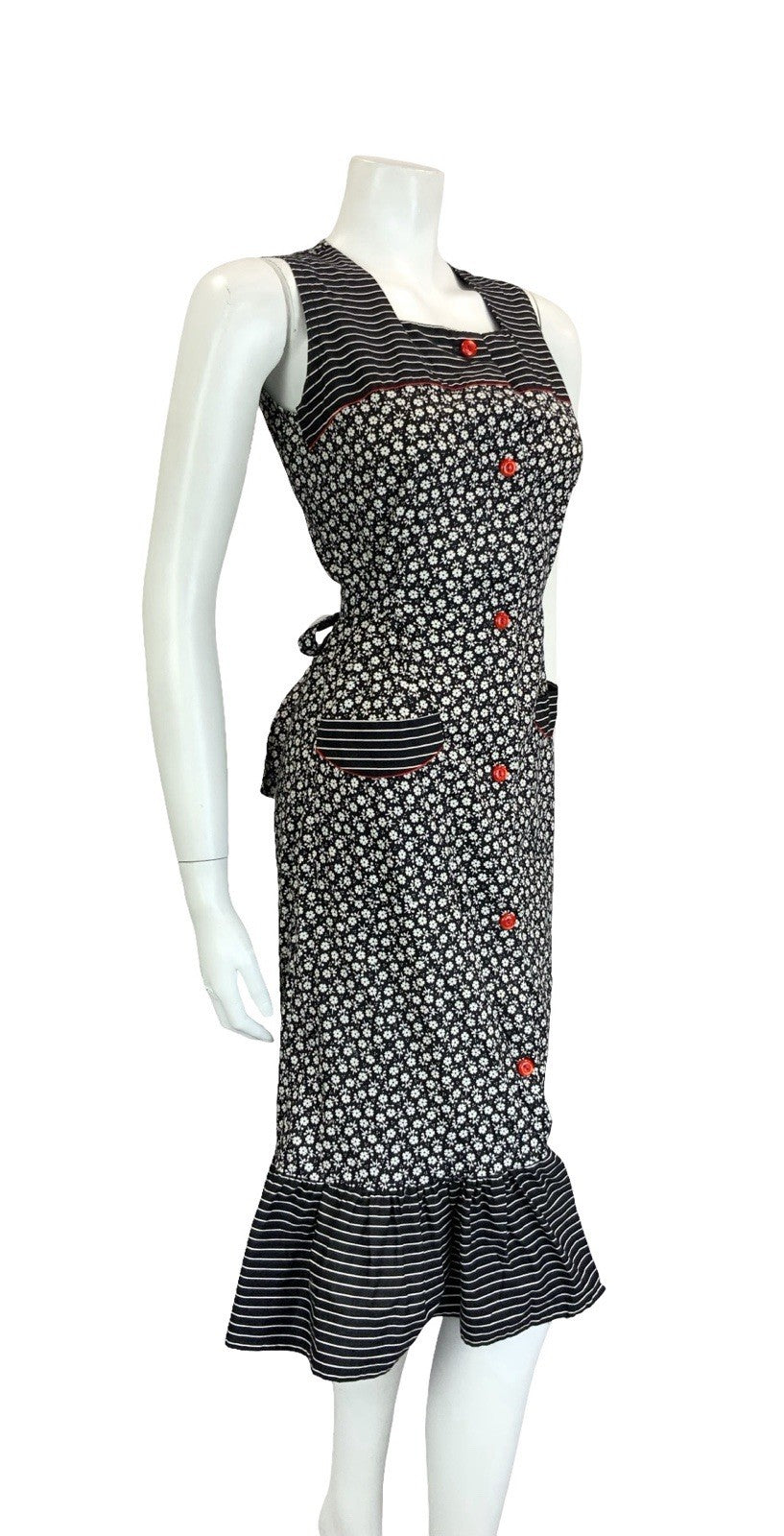 VTG 60S 70S BLACK WHITE RED FLORAL STRIPED COTTAGE TIE WAIST APRON SUN DRESS 10