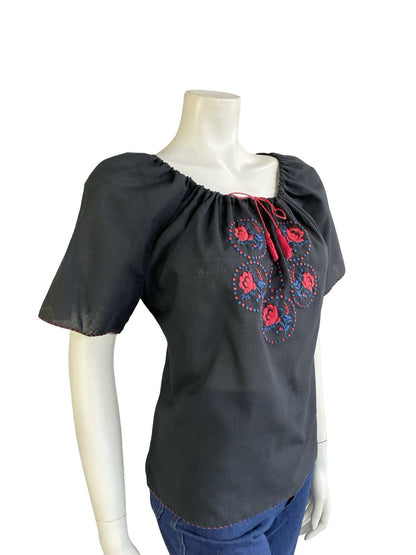 VTG 70S BLACK RED BLUE FOLK GEOMETRIC FLORAL EMBROIDERY TIE NECK BLOUSE 12