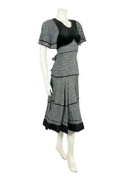 VTG 70S BOHO PRAIRIE BLACK WHITE TIERED TIE WAIST DITSY FLORAL DRESS 4 6