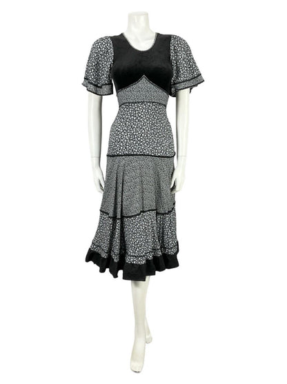VTG 70S BOHO PRAIRIE BLACK WHITE TIERED TIE WAIST DITSY FLORAL DRESS 4 6