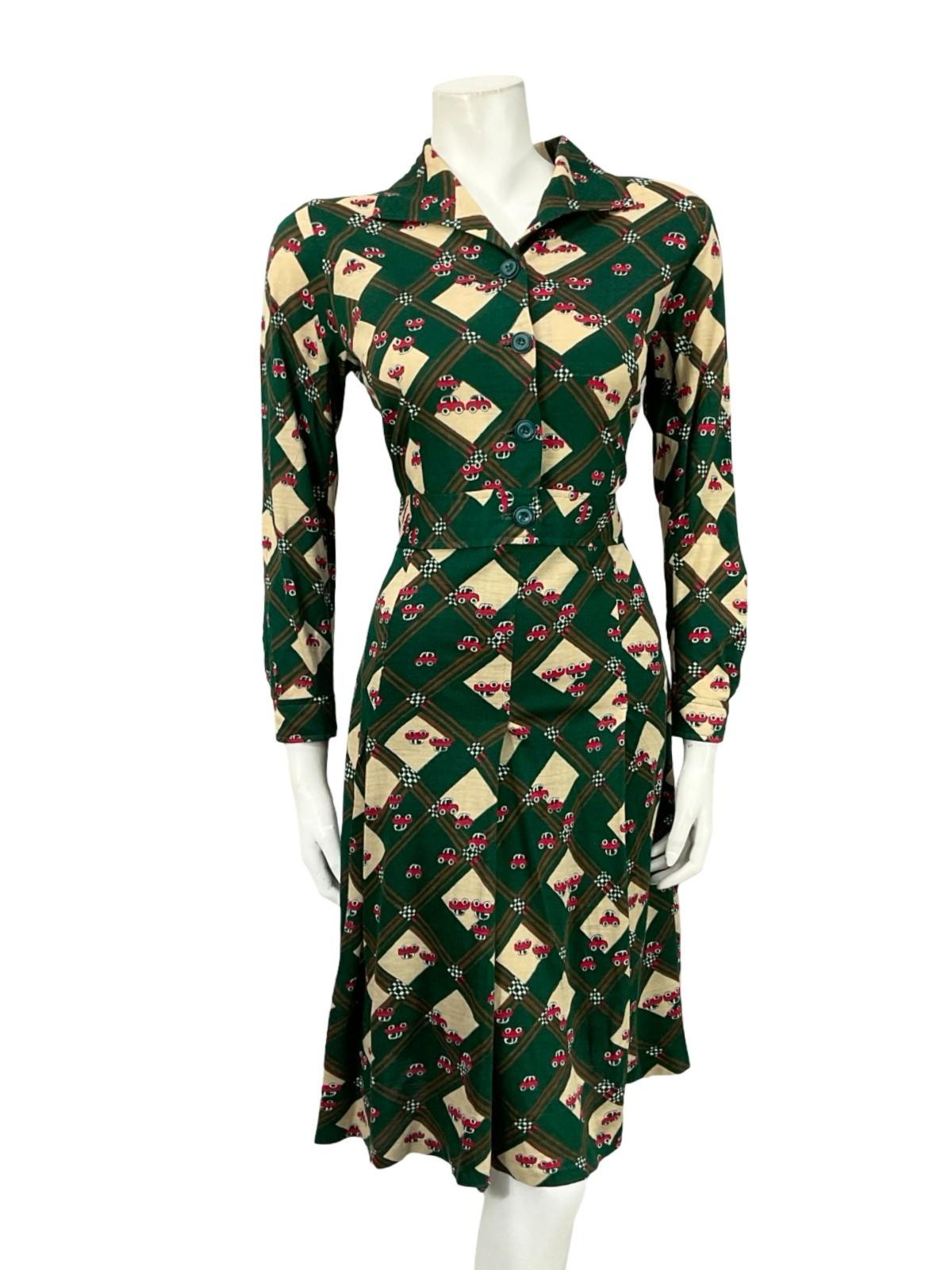 VTG 70S GREEN BIEGE RED PLEATED PLAID NOVELTY CAR OPEN COLLAR SHIRT DRESS 12