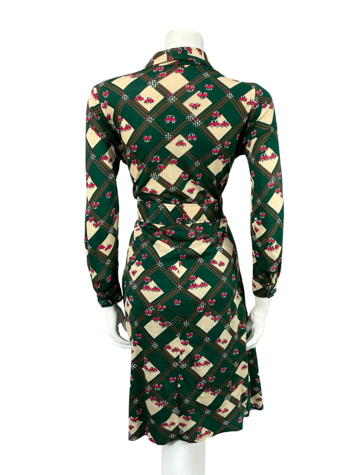 VTG 70S GREEN BIEGE RED PLEATED PLAID NOVELTY CAR OPEN COLLAR SHIRT DRESS 12