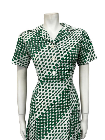VTG 60S 70S WHITE GREEN GEOMETRIC HOUNDSTOOTH PLEATED SHIRT DRESS 12