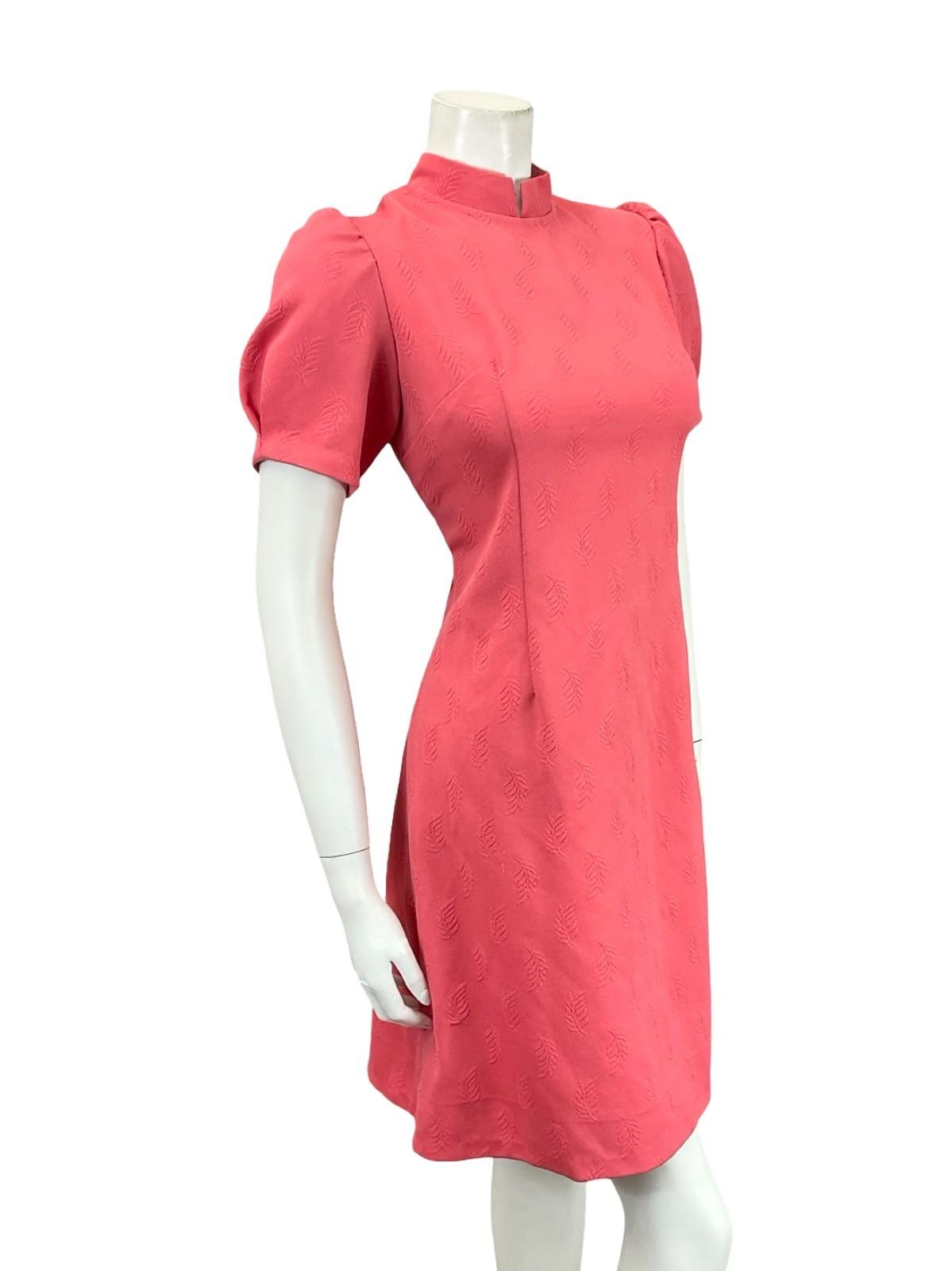 VTG 60S MOD GOGO PINK LEAFY EMBOSSED PUFF SLEEVE MANDARIN COLLAR SHIFT DRESS 10