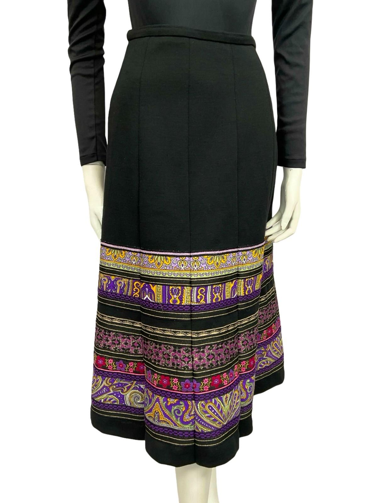 VTG 70S BLACK PURPLE YELLOW HIPPY FOLK FLORAL METALLIC TRIM QUILTED SKIRT 8