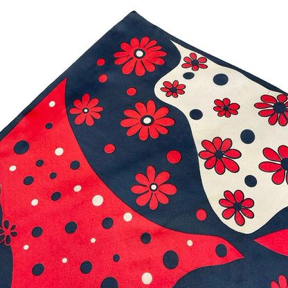 VTG 60S 70S RED WHITE NAVY BLUE FLORAL DAISY WAVY SHAPE MOD SCARF
