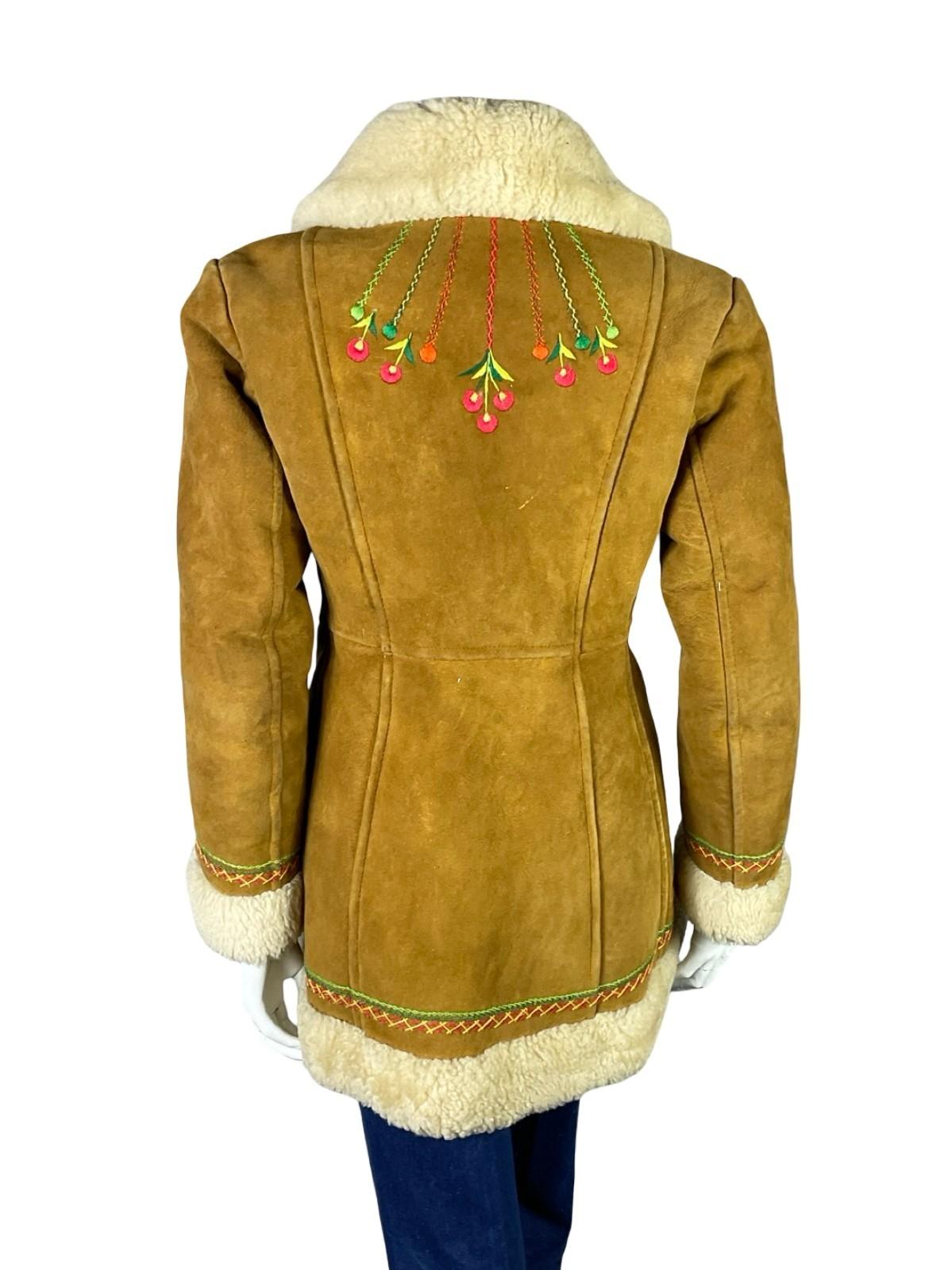 VTG 60S 70S BROWN CREAM SUEDE SHEARLING RED GREEN FLORAL EMBROIDERY COAT 12