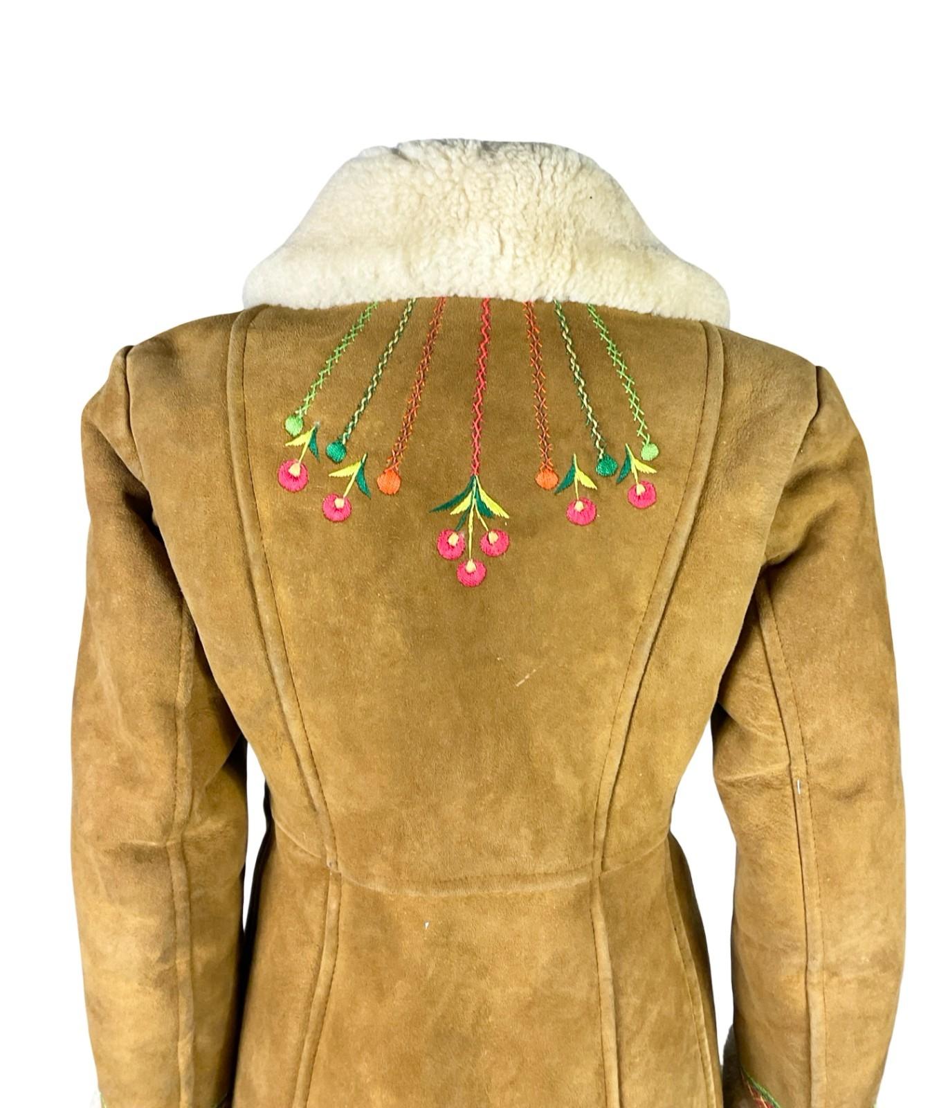 VTG 60S 70S BROWN CREAM SUEDE SHEARLING RED GREEN FLORAL EMBROIDERY COAT 12