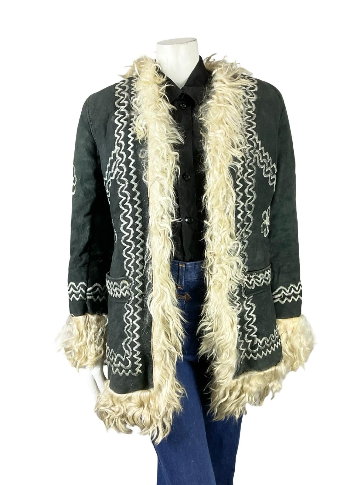VTG 60S 70S BLACK SUEDE CREAM FLORAL EMBROIDERY BOHO HIPPY SHEARLING COAT 10