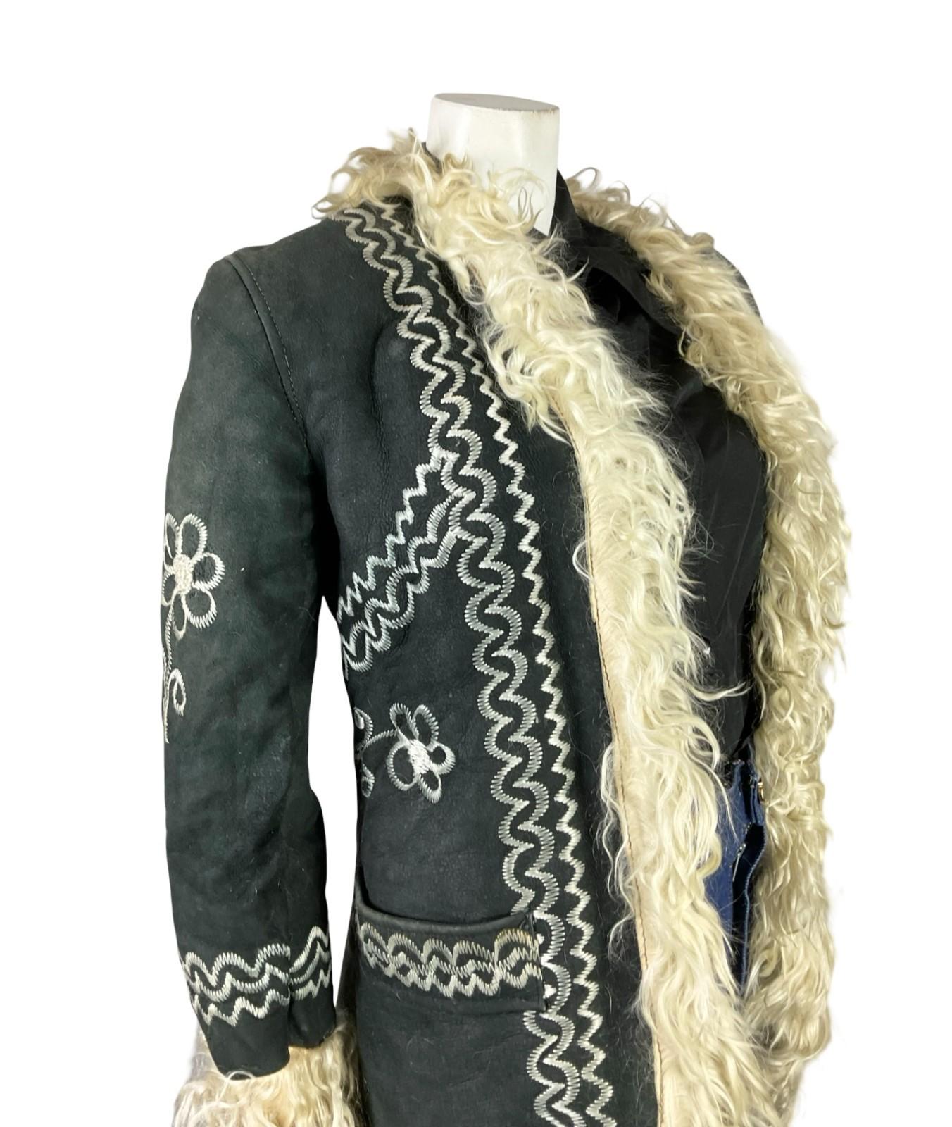 VTG 60S 70S BLACK SUEDE CREAM FLORAL EMBROIDERY BOHO HIPPY SHEARLING COAT 10