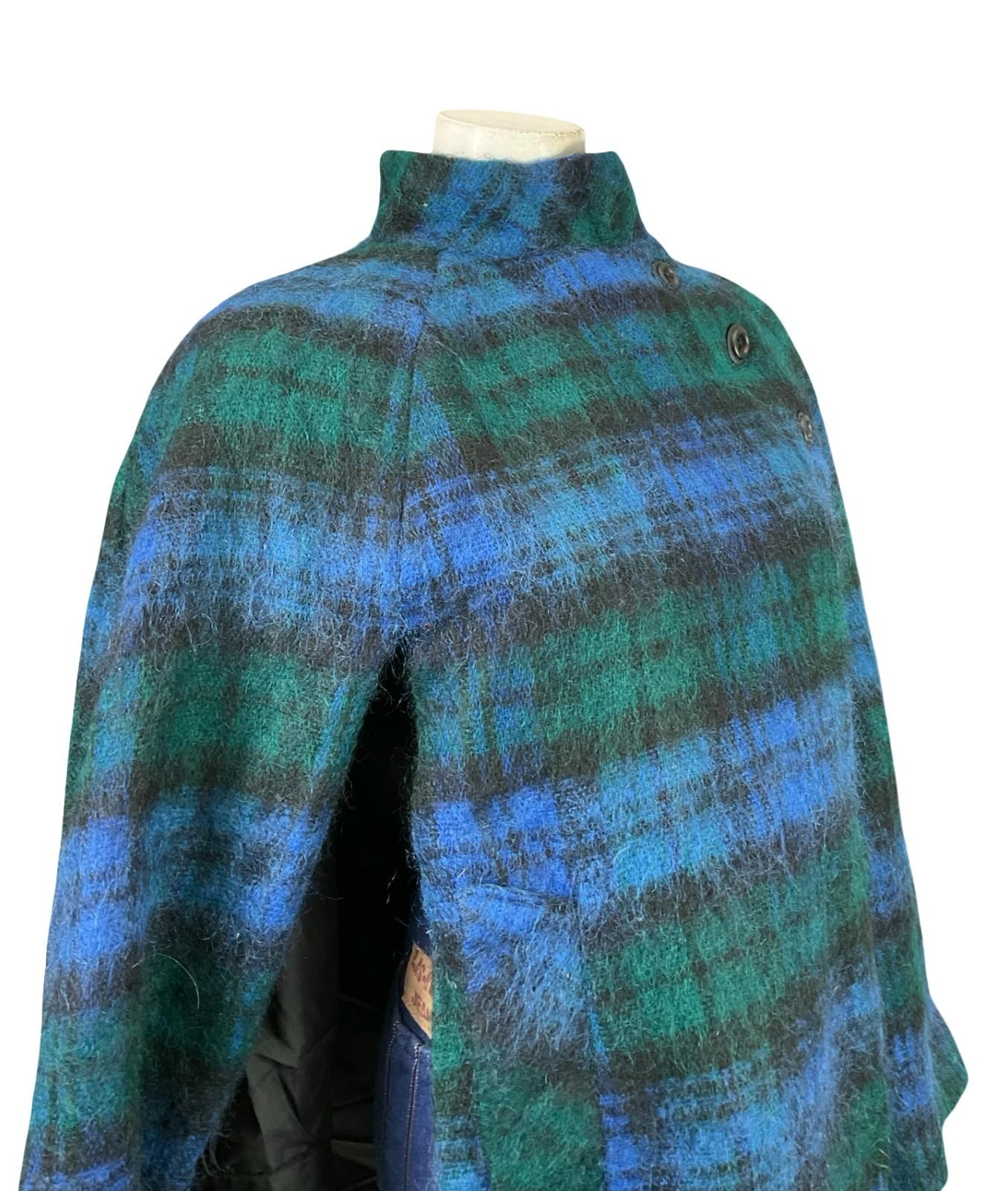 VTG 60S 70S MOD BLUE GREEN BLACK PLAID MOHAIR WOOL BLEND FUNNEL NECK CAPE 10