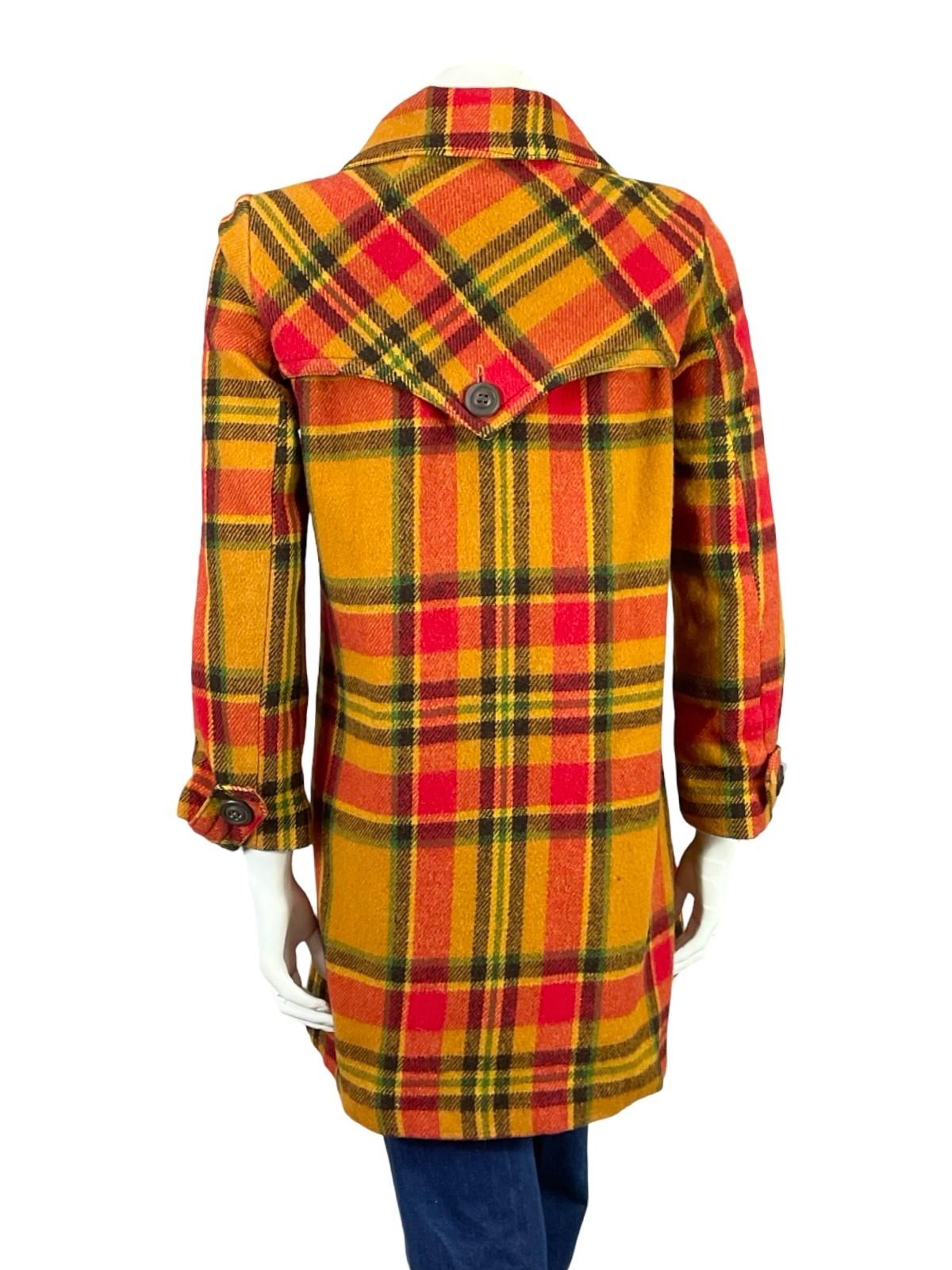VTG 60S 70S BEIGE RED BLACK GREEN TARTAN PLAID MOD DOG EAR COLLAR COAT 12