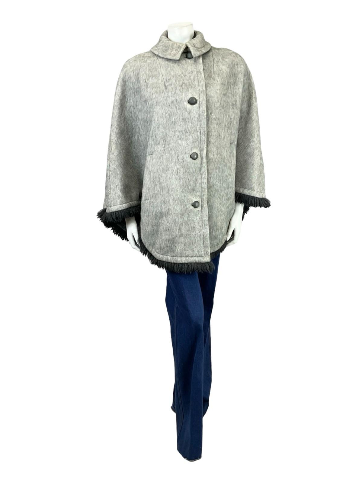 VTG 60S 70S GREY BLACK FRINGE MONOCHROME MOD CAPE WITH POCKETS 12 M