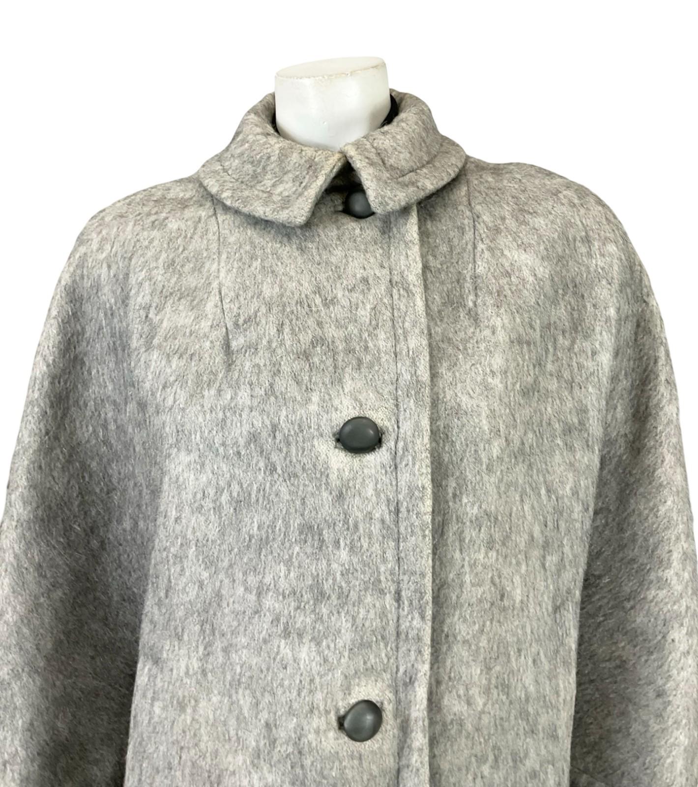 VTG 60S 70S GREY BLACK FRINGE MONOCHROME MOD CAPE WITH POCKETS 12 M