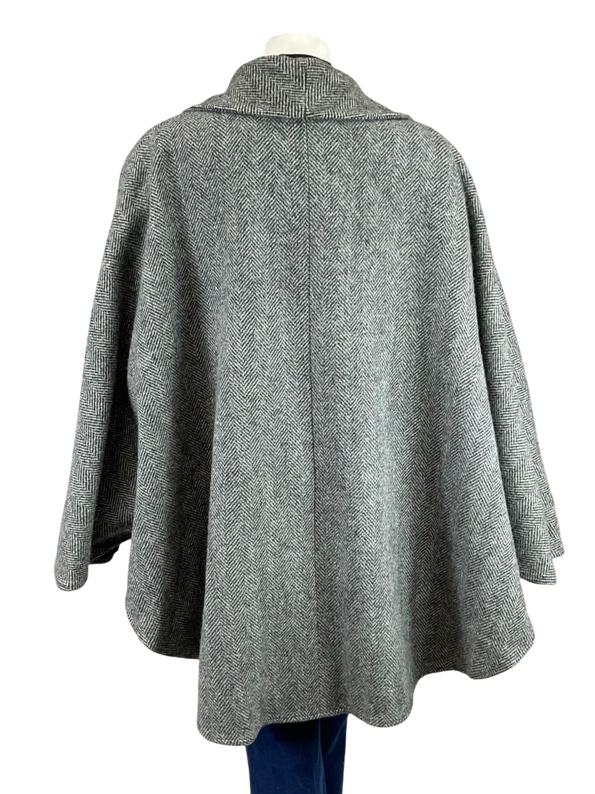 VTG 60S 70S CHARCOAL GREY WOOL CHEVRON ZIG ZAG CAPE W/ POCKETS 16 18 L