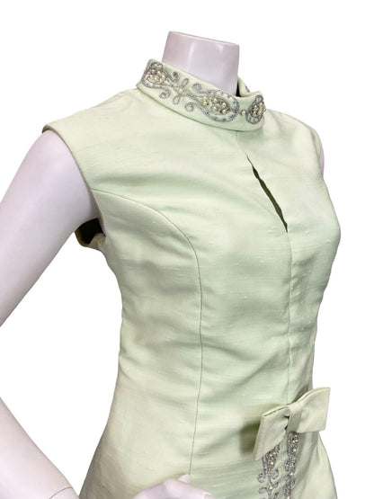 VTG 60S PASTEL GREEN SILVER MOD BOW PAISLEY PEARL BEADED KEYHOLE MAXI DRESS 12