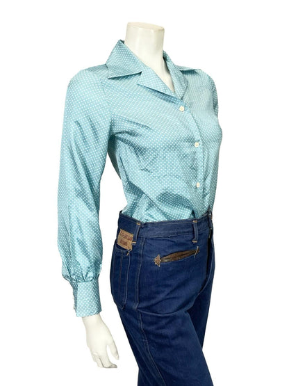 VTG 60S 70S JAPANESE MOD LIGHT BLUE WHITE POKA DOT GEOMETRIC DAGGER SHIRT 8