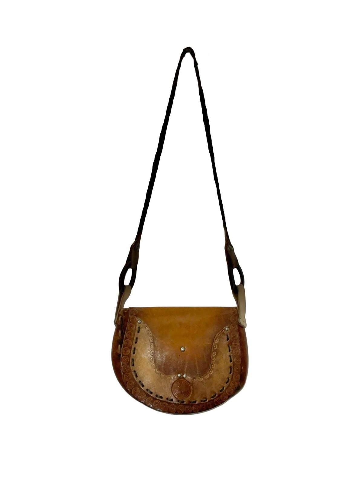 VTG 60S 70S BROWN LEATHER HIPPY BOHO WOVEN GEOMETRIC STAMPED PLAIT SHOULDER BAG