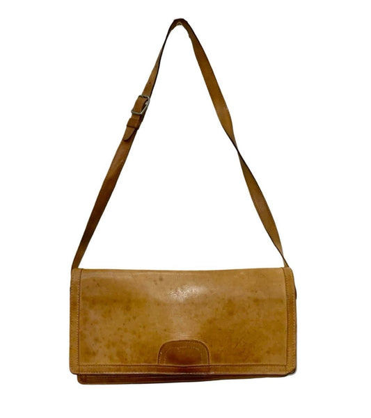 Vintage 60s 70s tan brown leather mod baguette shoulder bag. 