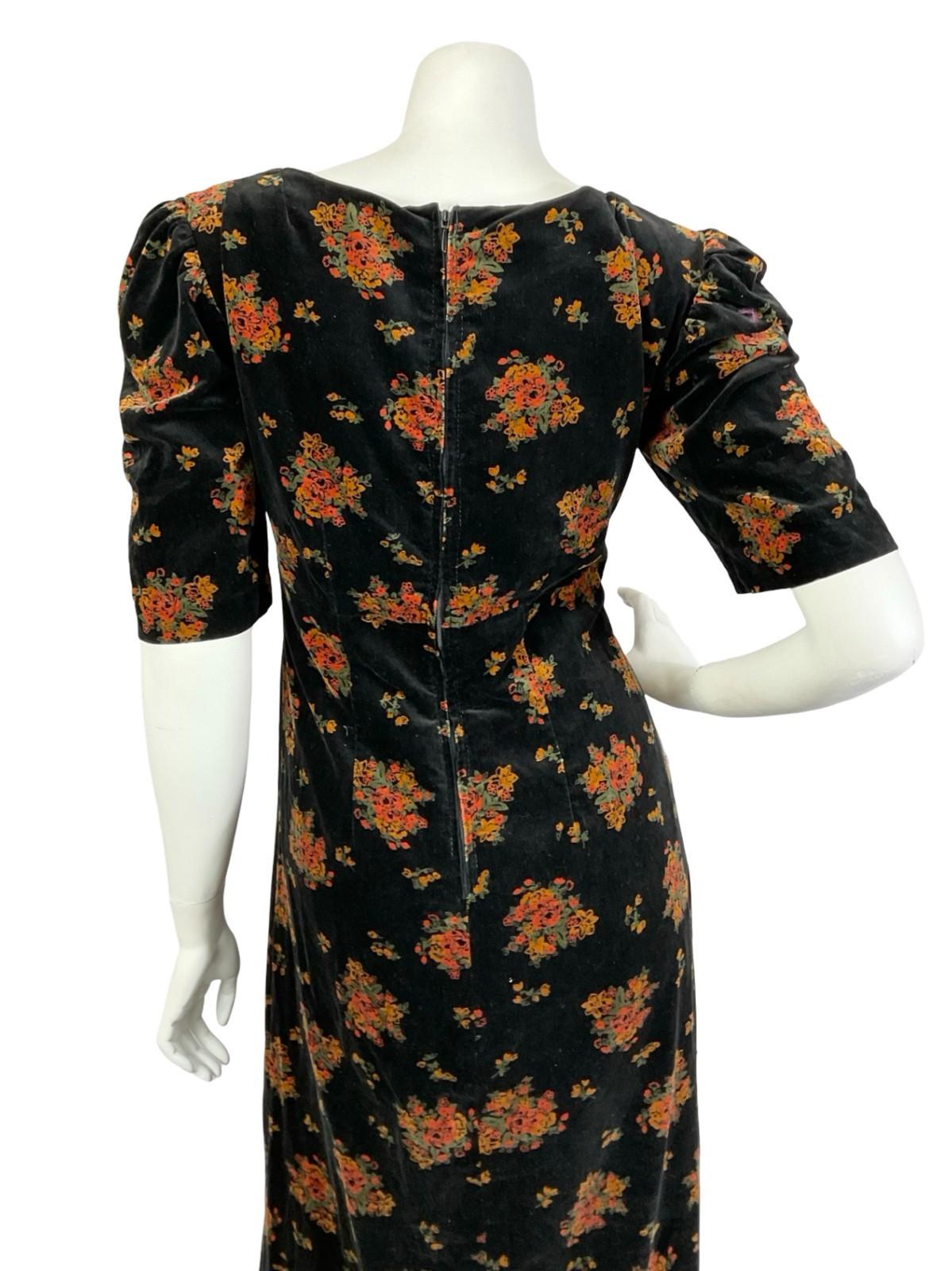 VTG 60S 70S BLACK VELVET BEIGE GREEN FLORAL SWEETHEART MAXI DRESS 12