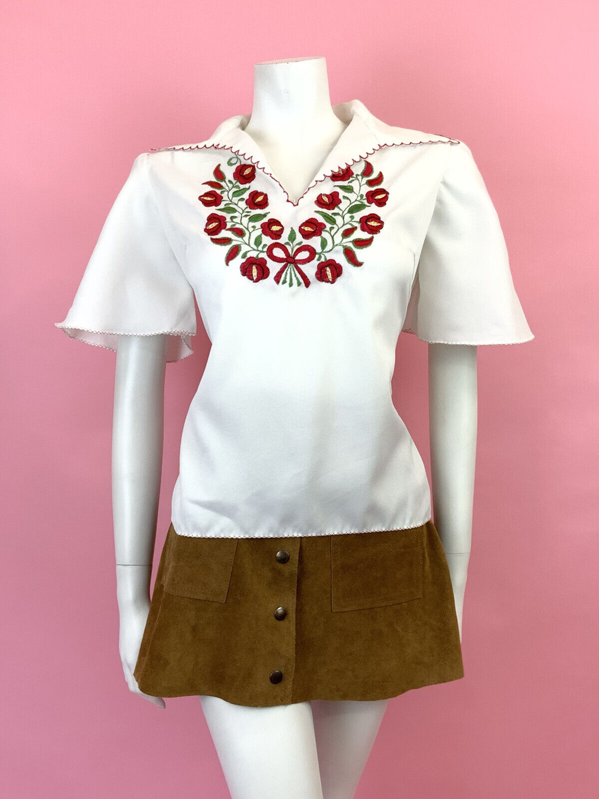 VTG 60s 70s WHITE RED FLORAL EMBROIDERED WING COLLAR BELL SLEEVE BLOUSE 12 14