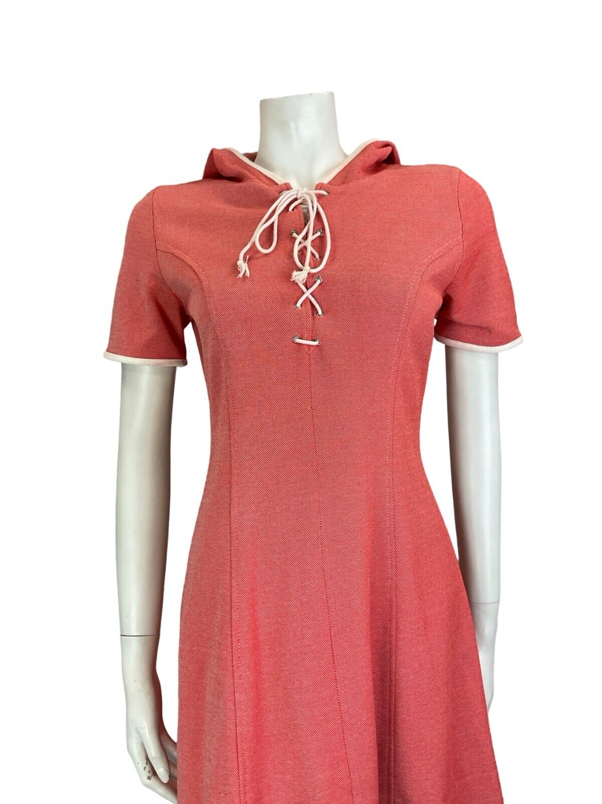 VTG 70S SPORTY PREPPY RED MEDIEVAL REVIVAL LACE UP HOODED SHORT SLEEVE DRESS 10