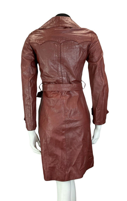 VTG 70S OXBLOOD RED LEATHER FORM FITTING TRENCH COAT WITH BELT SIZE 4