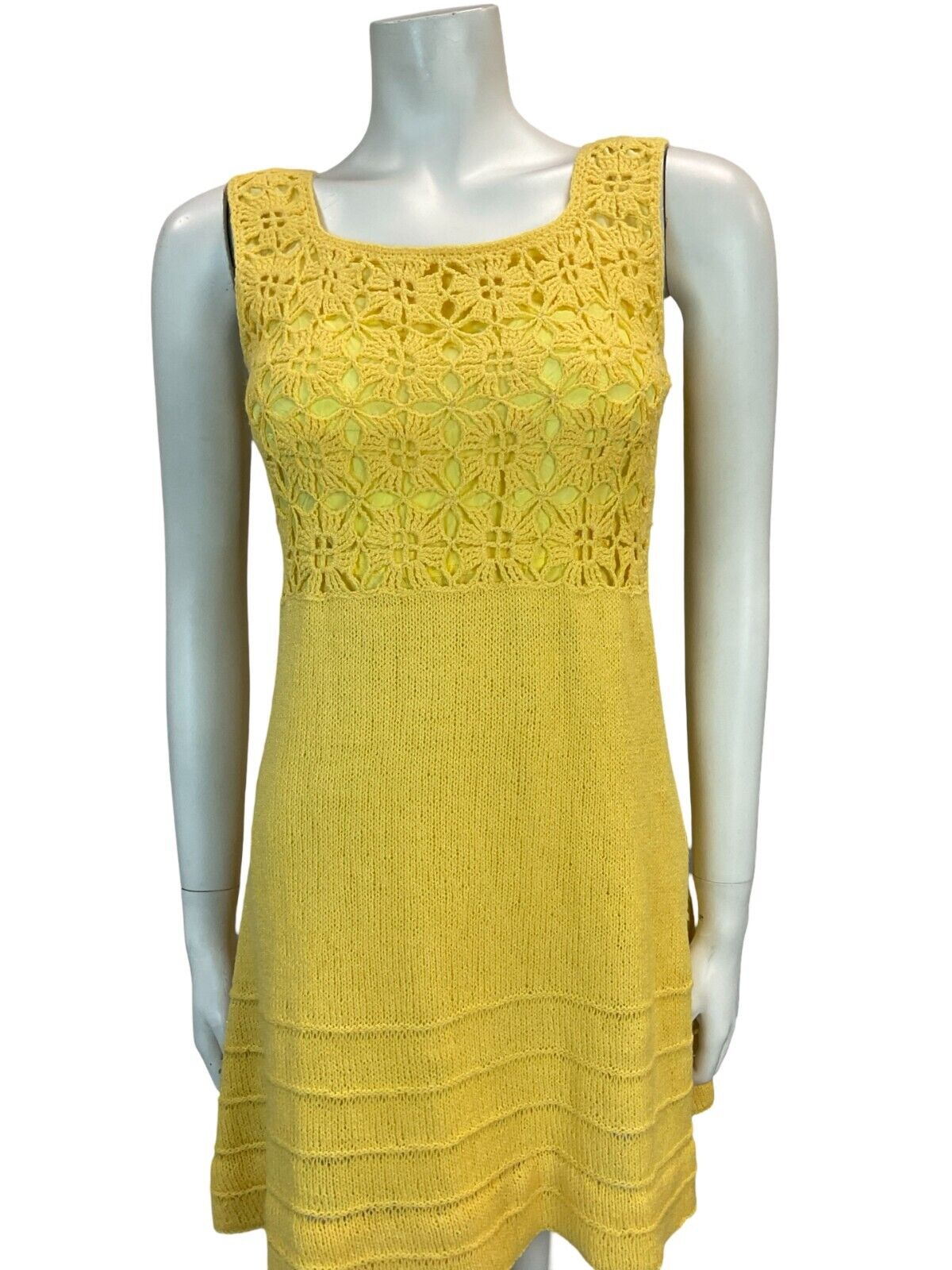 VTG 60S MOD GOGO BEACH HOLIDAY CROCHET MINI SUN DRESS YELLOW 6 8