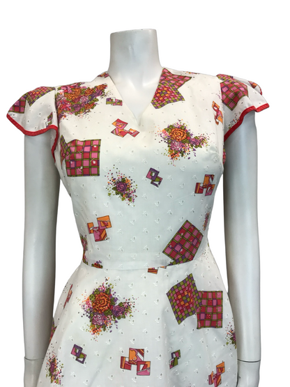 VTG 60S 70S FLORAL GEOMTRIC WHITE RED PINK ANGEL SLEEVE MINI DRESS SIZE 10