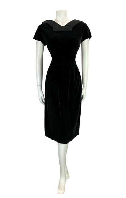 VTG 60S V BOAT NECK BOW BLACK VELVER SHORT SLEEVE PARTY LITTLE BLACK DRESS 10