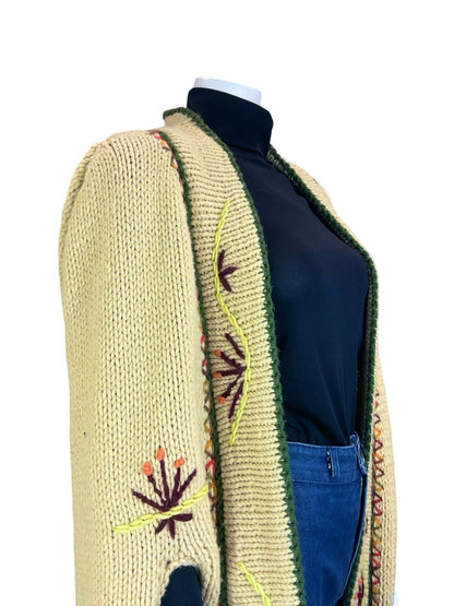 VTG 70S NORDIC CREAM GREEN BURGUNDY FLORA HAND KNIT CAPE CARDIGAN FREE SIZE L XL