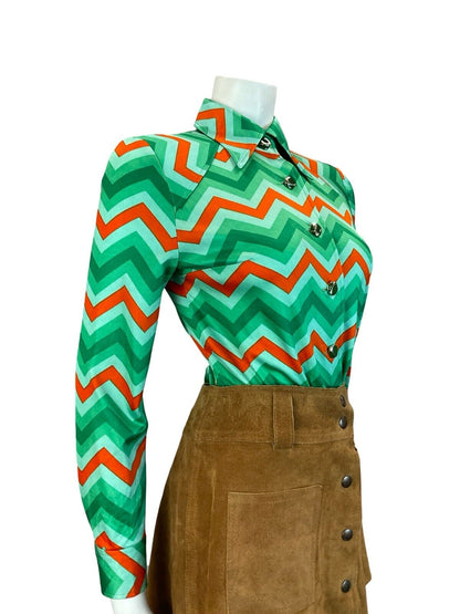 VTG 60S 70S GREEN RED ZIG ZAG GEOMETRIC WING COLLAR SHIRT SIZE 10