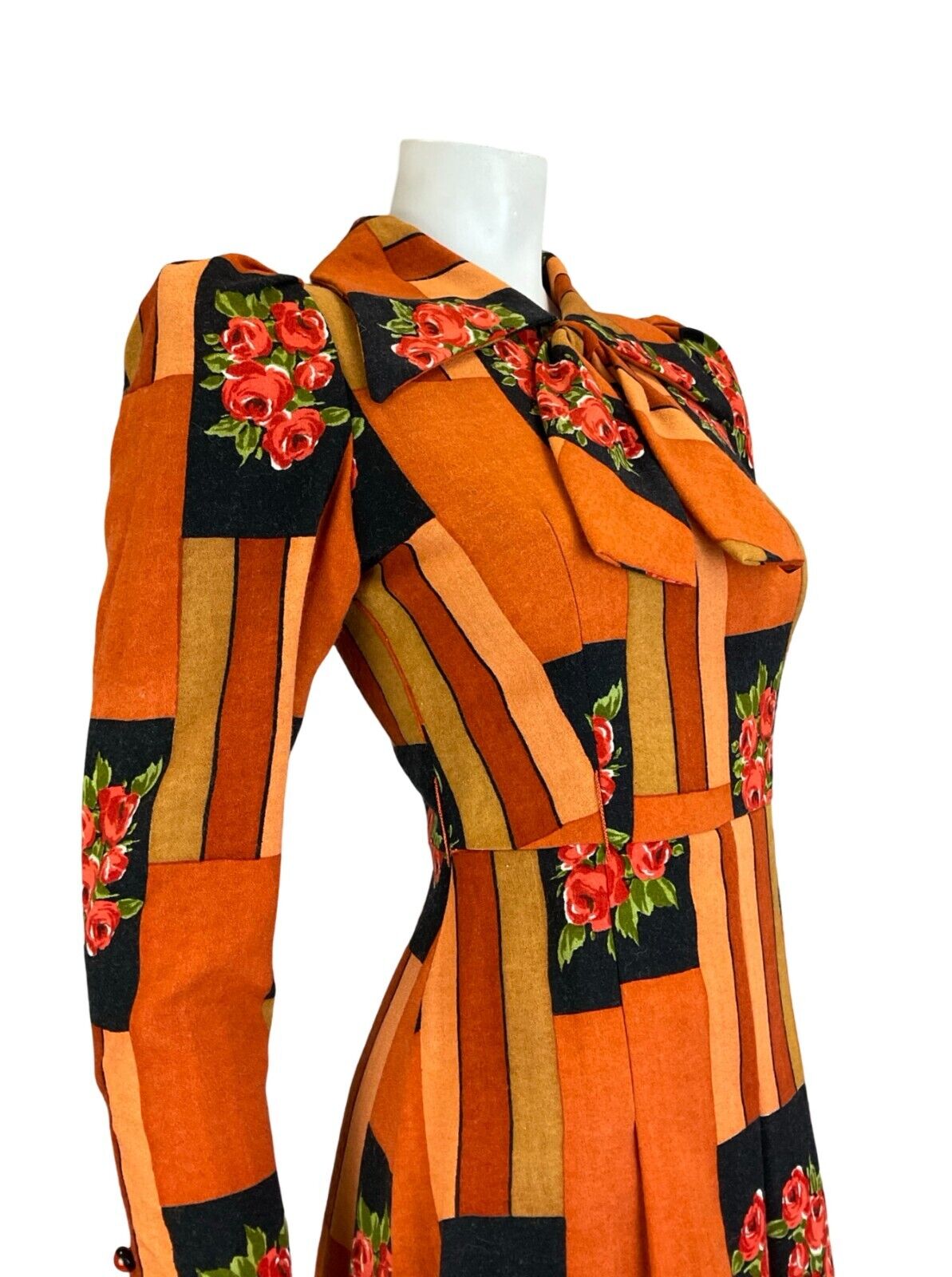 VTG 60S 70S WING COLLAR TIE ORANGE BLACK LONG SLEEVE PLEATED FLORAL MIDI DRESS 4