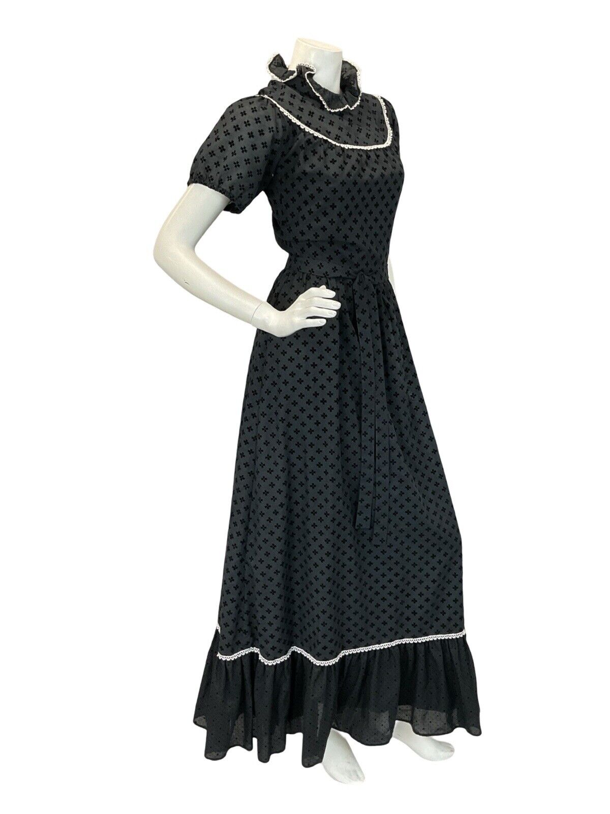 VTG 70S BLACK WHITE GOTHIC PRAIRIE FOLK VELVET LACE MAXI DRESS 6 8