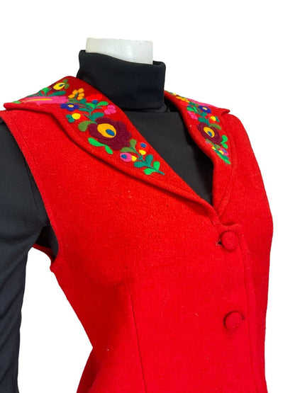 VTG 60S 70S RED GREEN EMBROIDERED FLORAL LAPEL WOOL FELT GILET WAISTCOAT SIZE 12