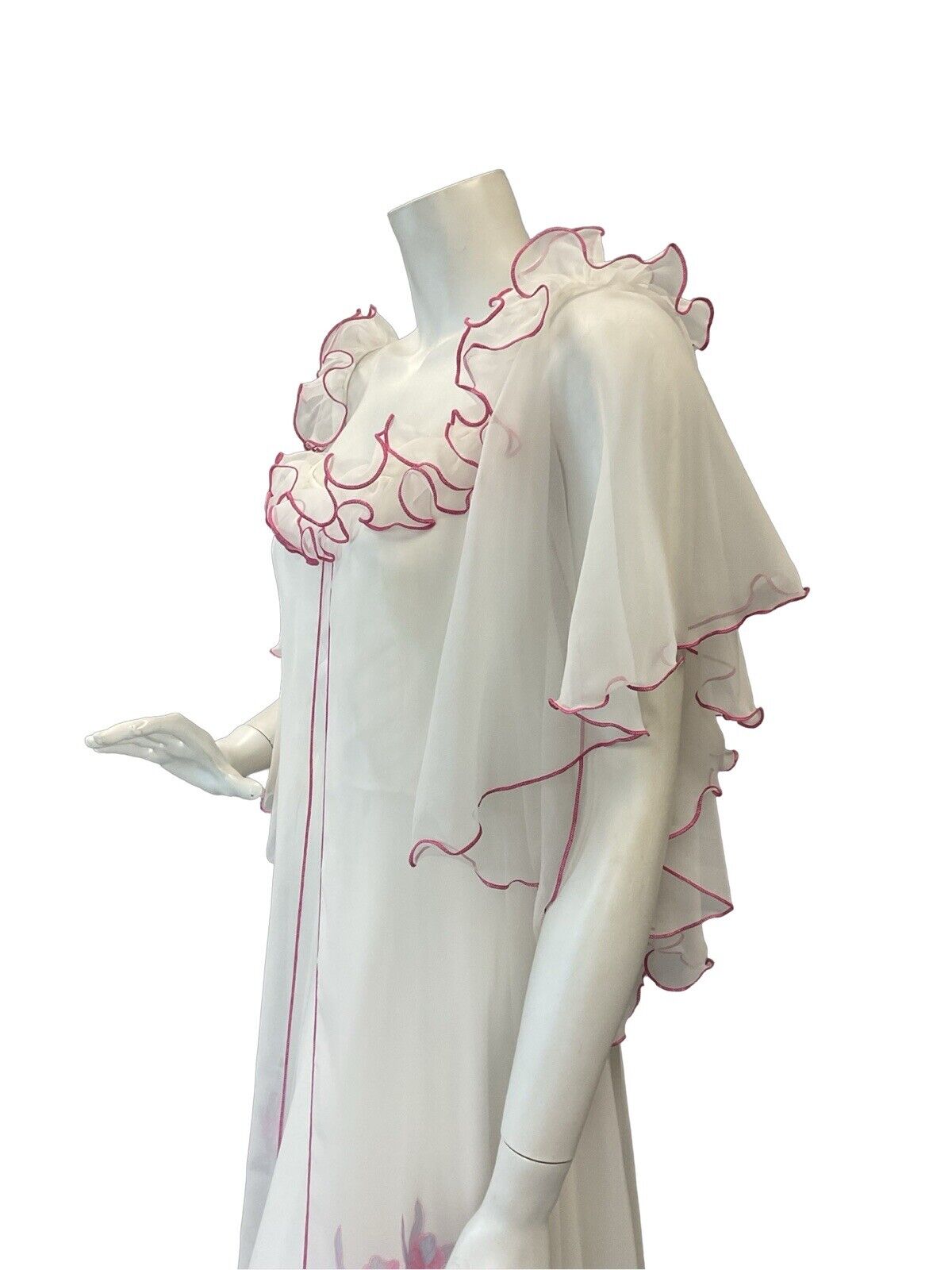 VTG 70s WHITE PINK FLORAL DETAIL ANGEL SLEEVE RUFFLE NECKLINE MAXI DRESS 10