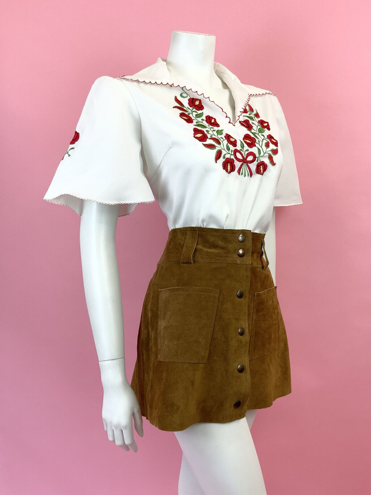 VTG 60s 70s WHITE RED FLORAL EMBROIDERED WING COLLAR BELL SLEEVE BLOUSE 12 14