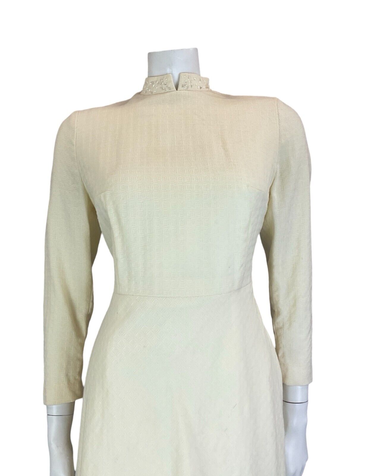 VTG 60S MOD BRIDAL BEADED MANDARIN COLLAR 3/4 SLEEVE MINI DRESS CREAM WHITE 12