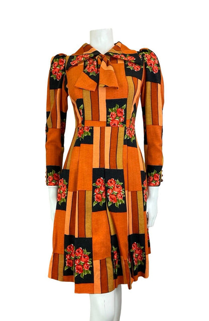 VTG 60S 70S WING COLLAR TIE ORANGE BLACK LONG SLEEVE PLEATED FLORAL MIDI DRESS 4