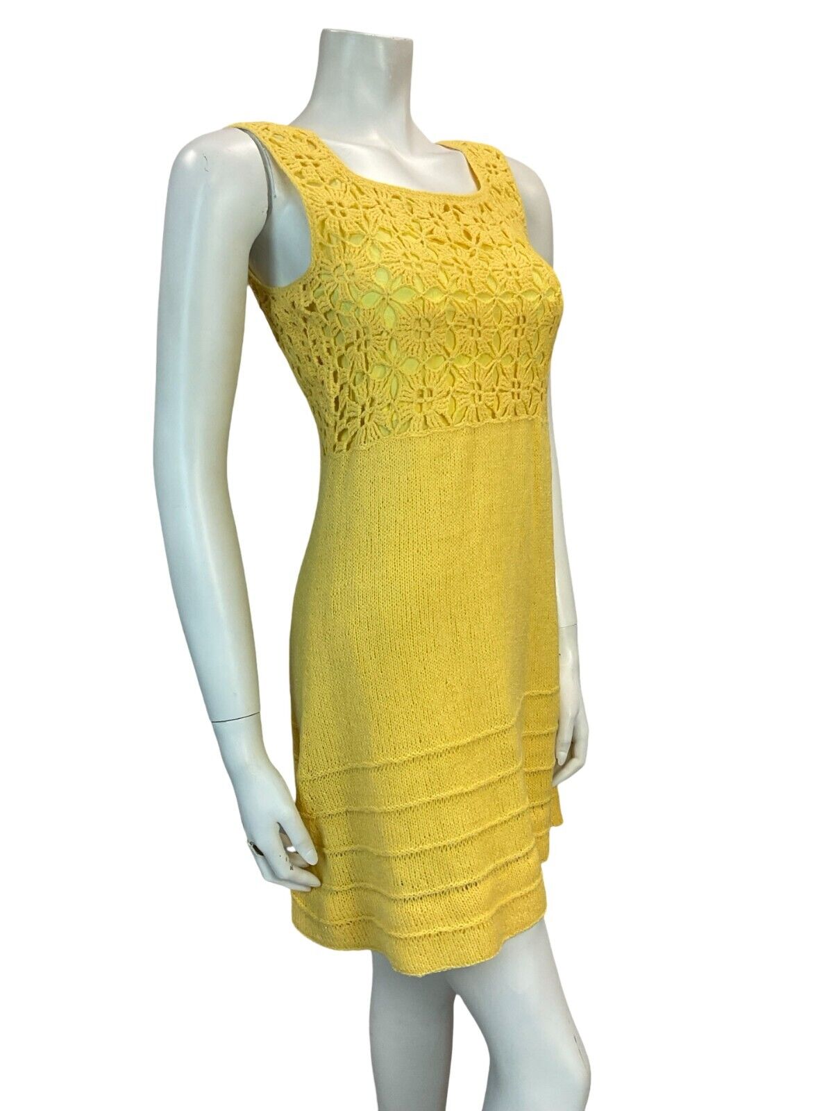 VTG 60S MOD GOGO BEACH HOLIDAY CROCHET MINI SUN DRESS YELLOW 6 8