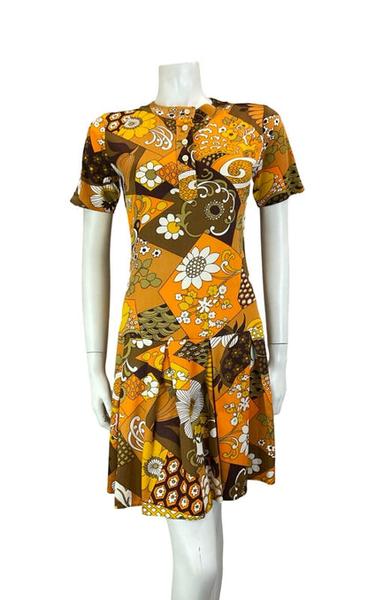 VTG 60S MOD GOGO ORANGE YELLOW BROWN FLORAL PLEATED T SHIRT SHORT SLEEVE DRESS 8